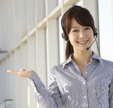 ヘッドフォン　女性